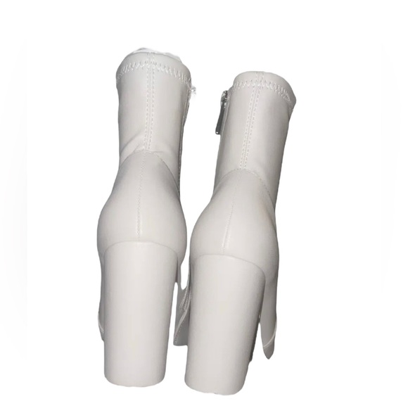 Qupid White Booties Size 9 - Picture 5 of 5